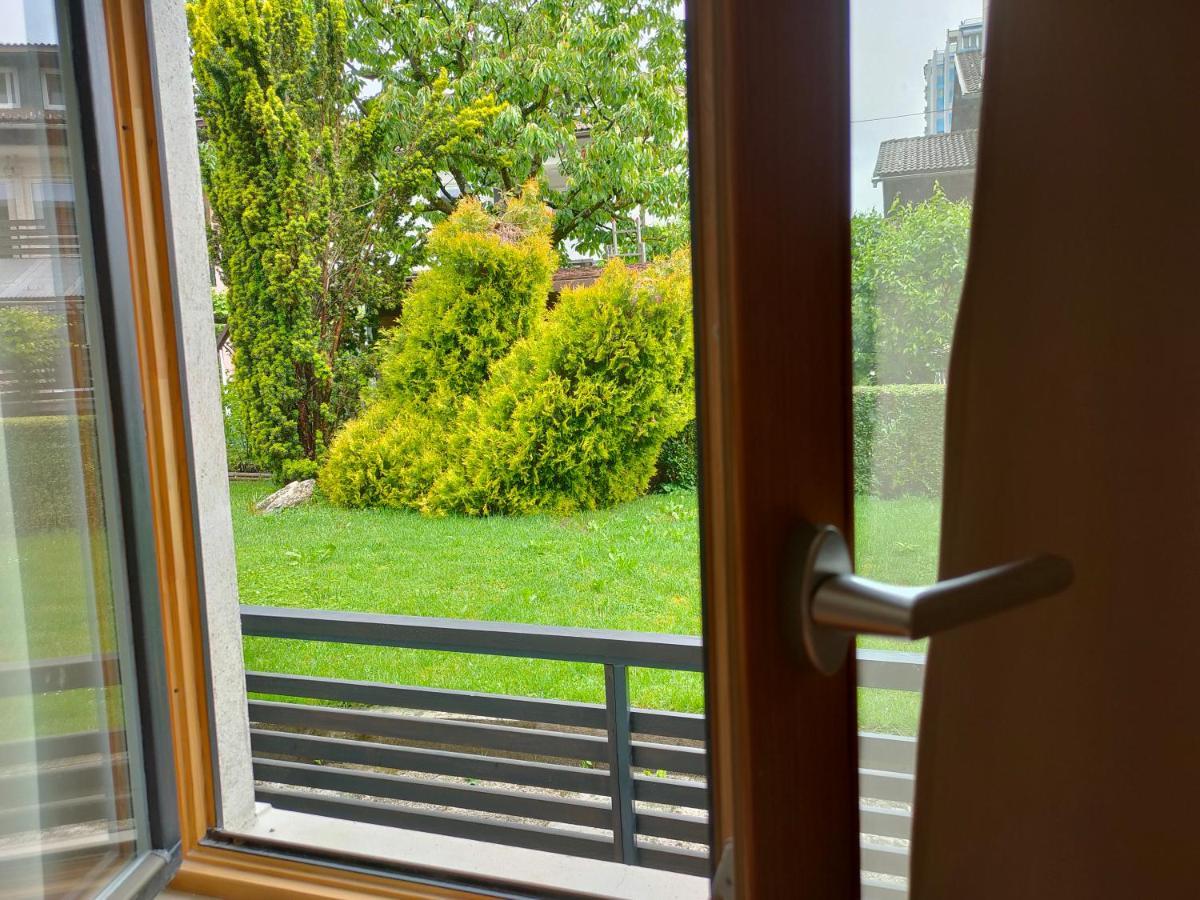 Rooms And Apartment Na Poljani Шкофья-Лока Экстерьер фото