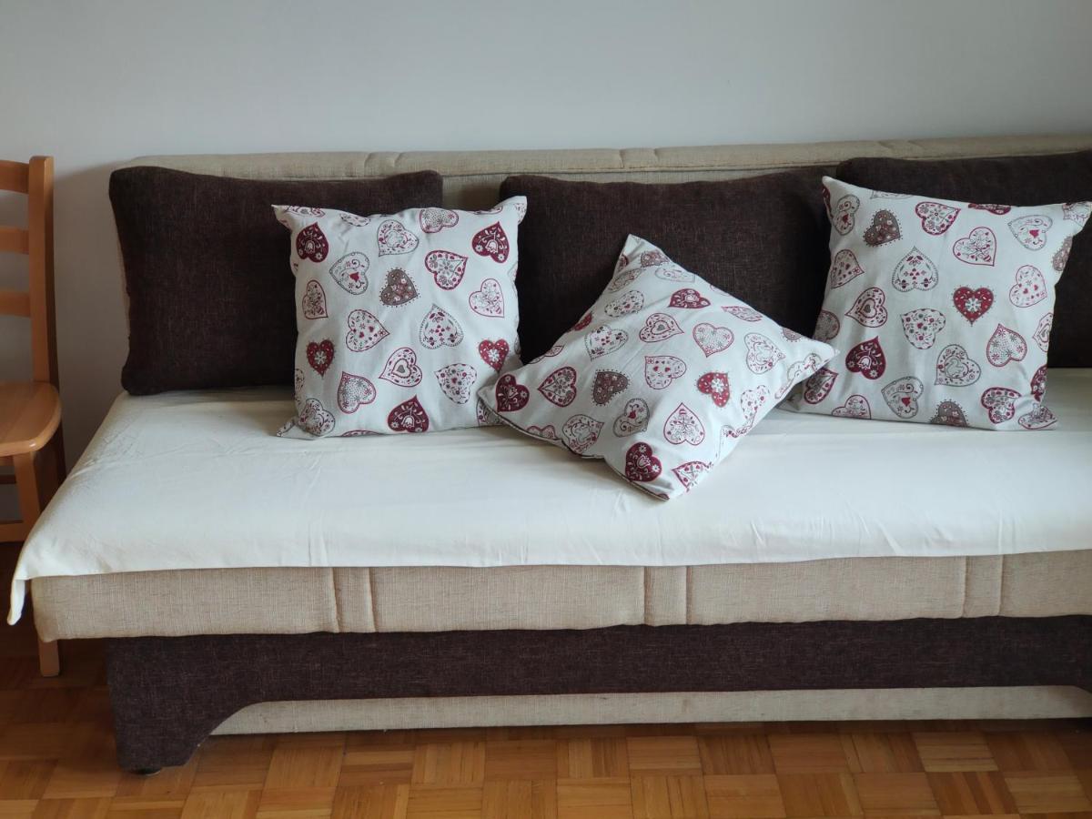 Rooms And Apartment Na Poljani Шкофья-Лока Экстерьер фото